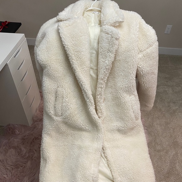 COPY - Missguided white teddy borg oversized coat - Picture 2 of 3